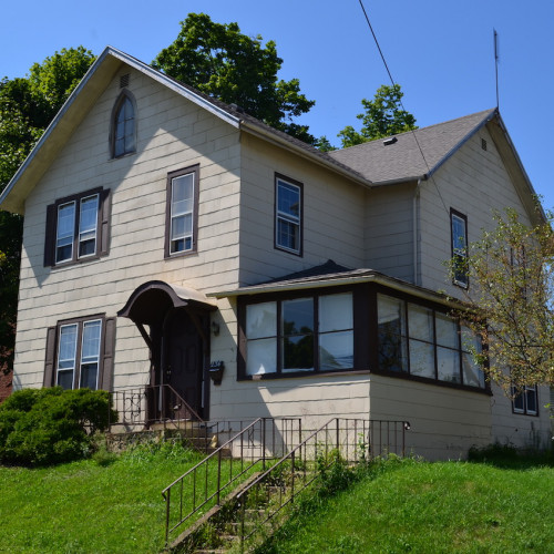 4 bedroom, 1.5 bath home w/ detached garage in downtown Huntington, IN.